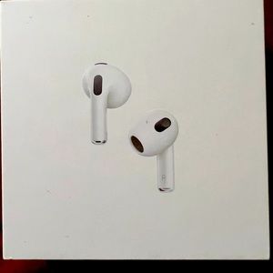✨BRAND NEW✨ Apple AirPods (3rd generation) with Lightning Charging Case